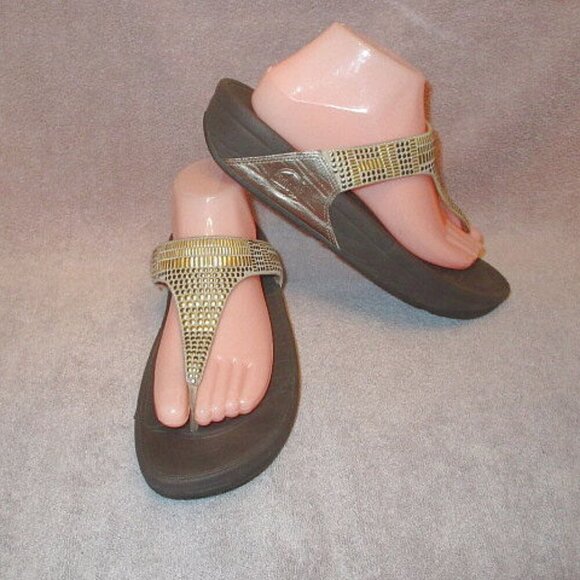 FitFlop LULU Aztek Chada TOE POST Sandals Size 10 LEATHER Thong CUSHIONED Studs - Picture 1 of 9